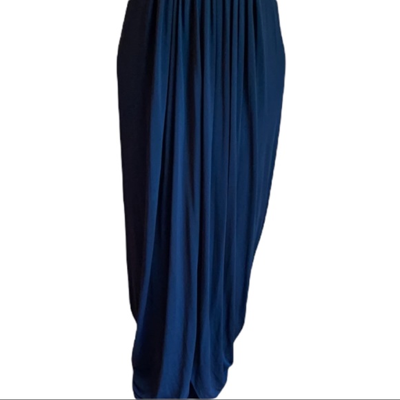 BCBGMaxAzria long black gown. Beautiful unique cut - Picture 3 of 9